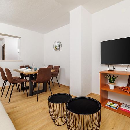 Apartmani Tijana Novi Vinodolski Esterno foto
